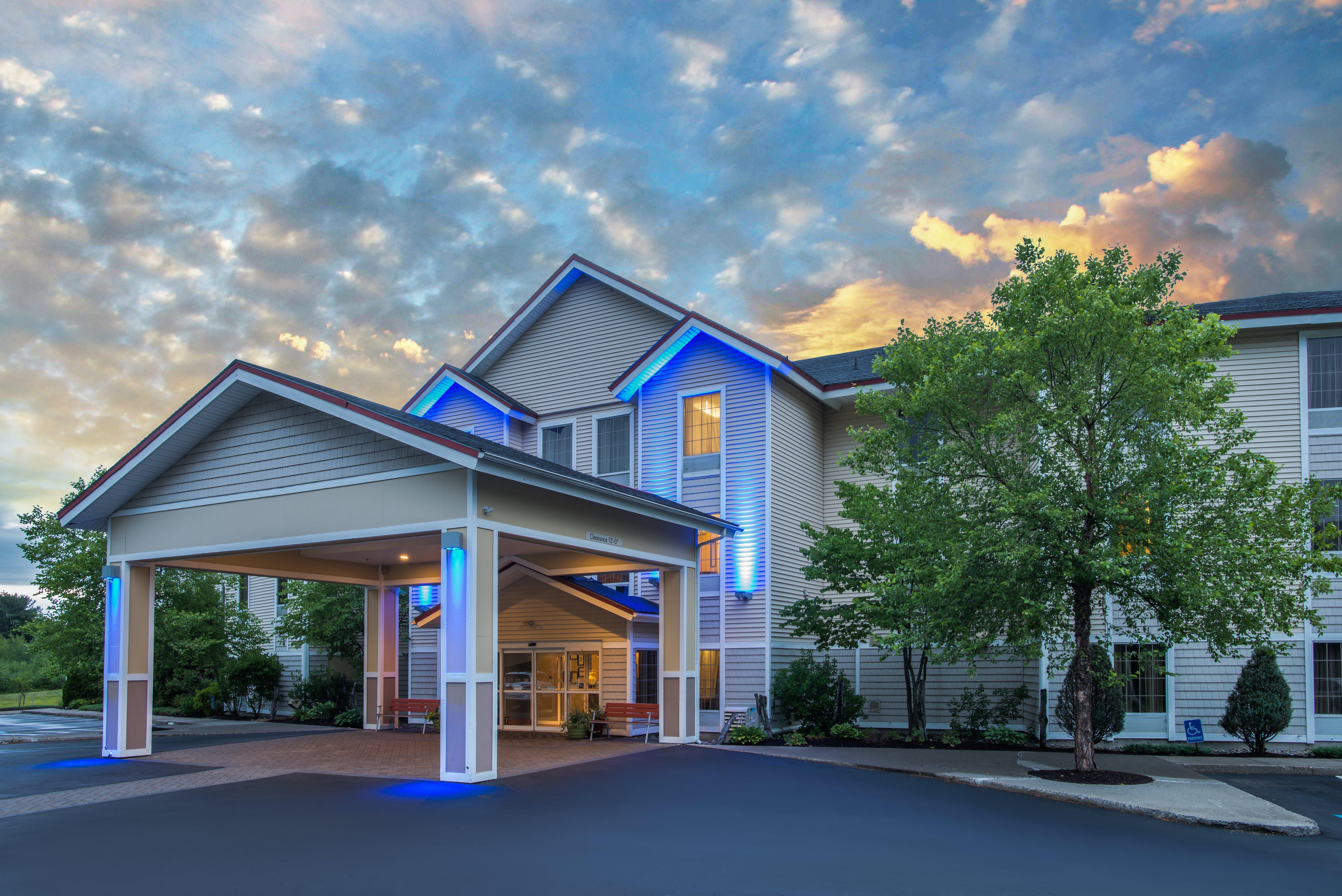 Holiday Inn Express Hotel & Suites Brattleboro By Ihg Eksteriør billede