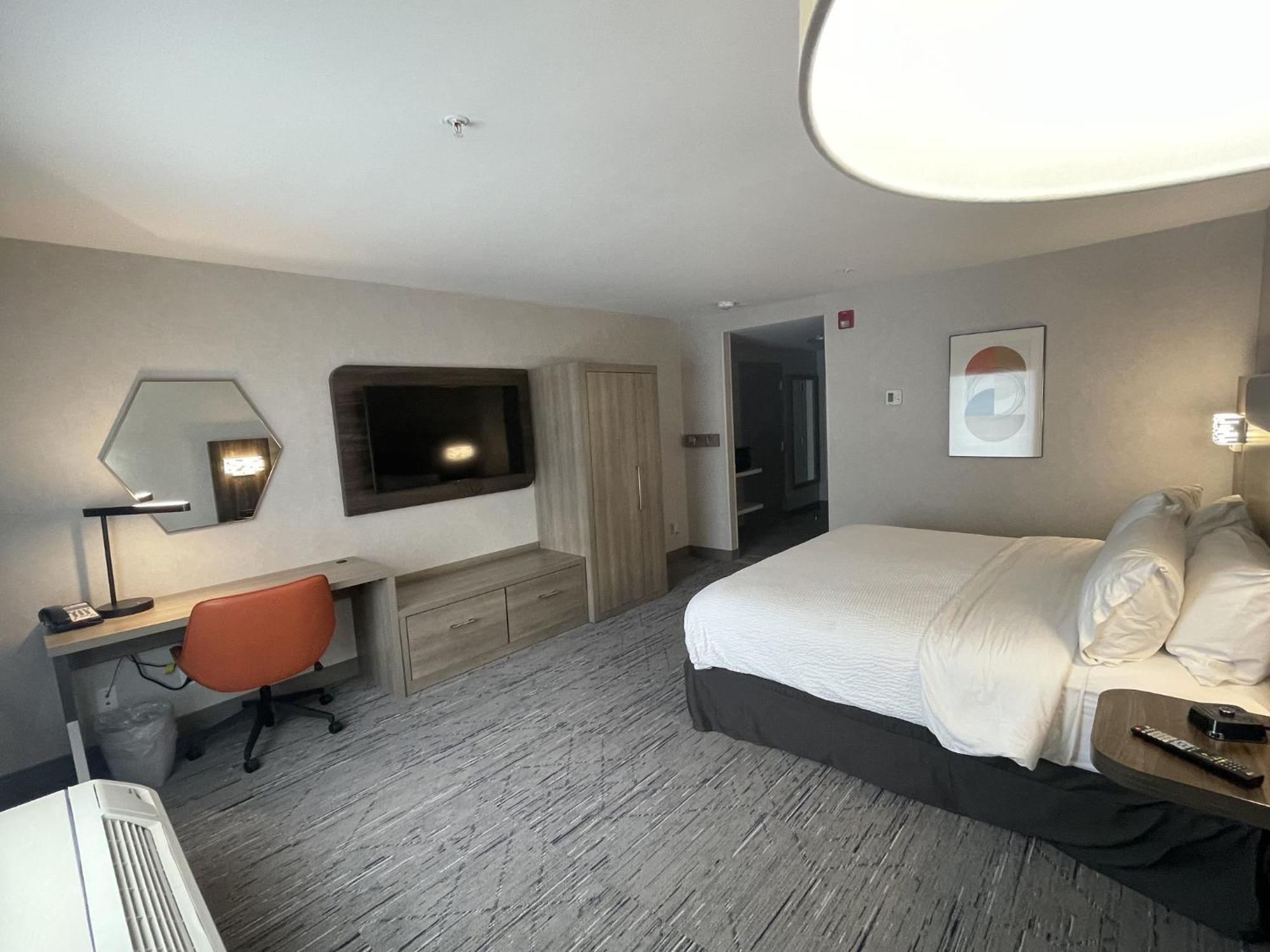 Holiday Inn Express Hotel & Suites Brattleboro By Ihg Eksteriør billede