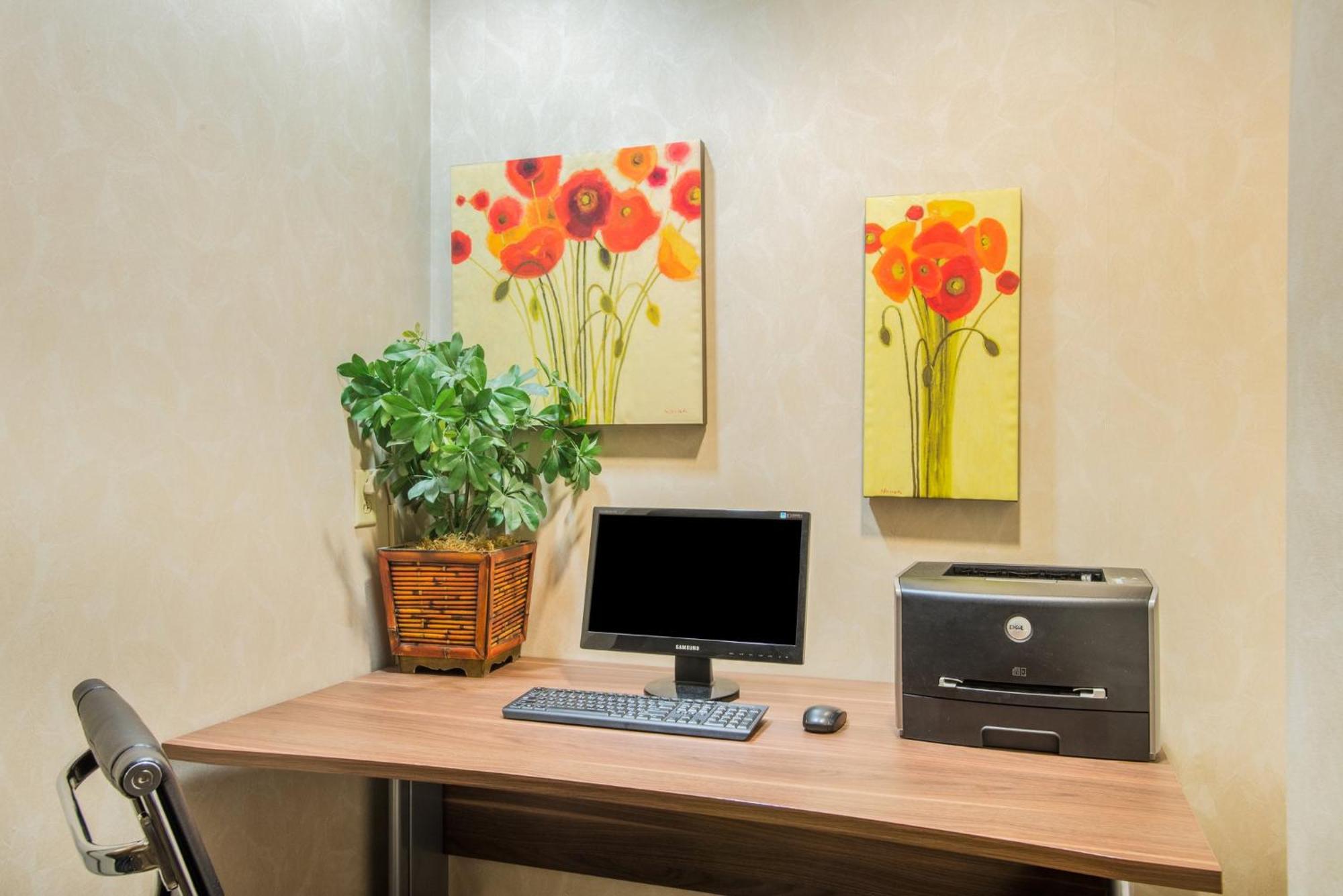 Holiday Inn Express Hotel & Suites Brattleboro By Ihg Eksteriør billede