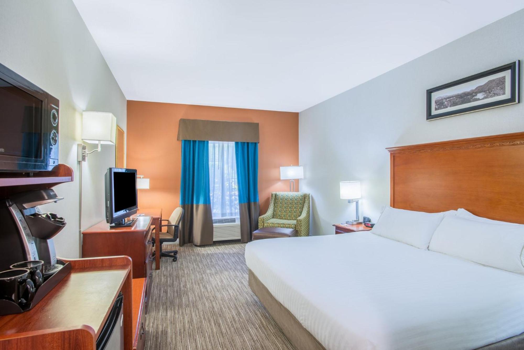 Holiday Inn Express Hotel & Suites Brattleboro By Ihg Eksteriør billede