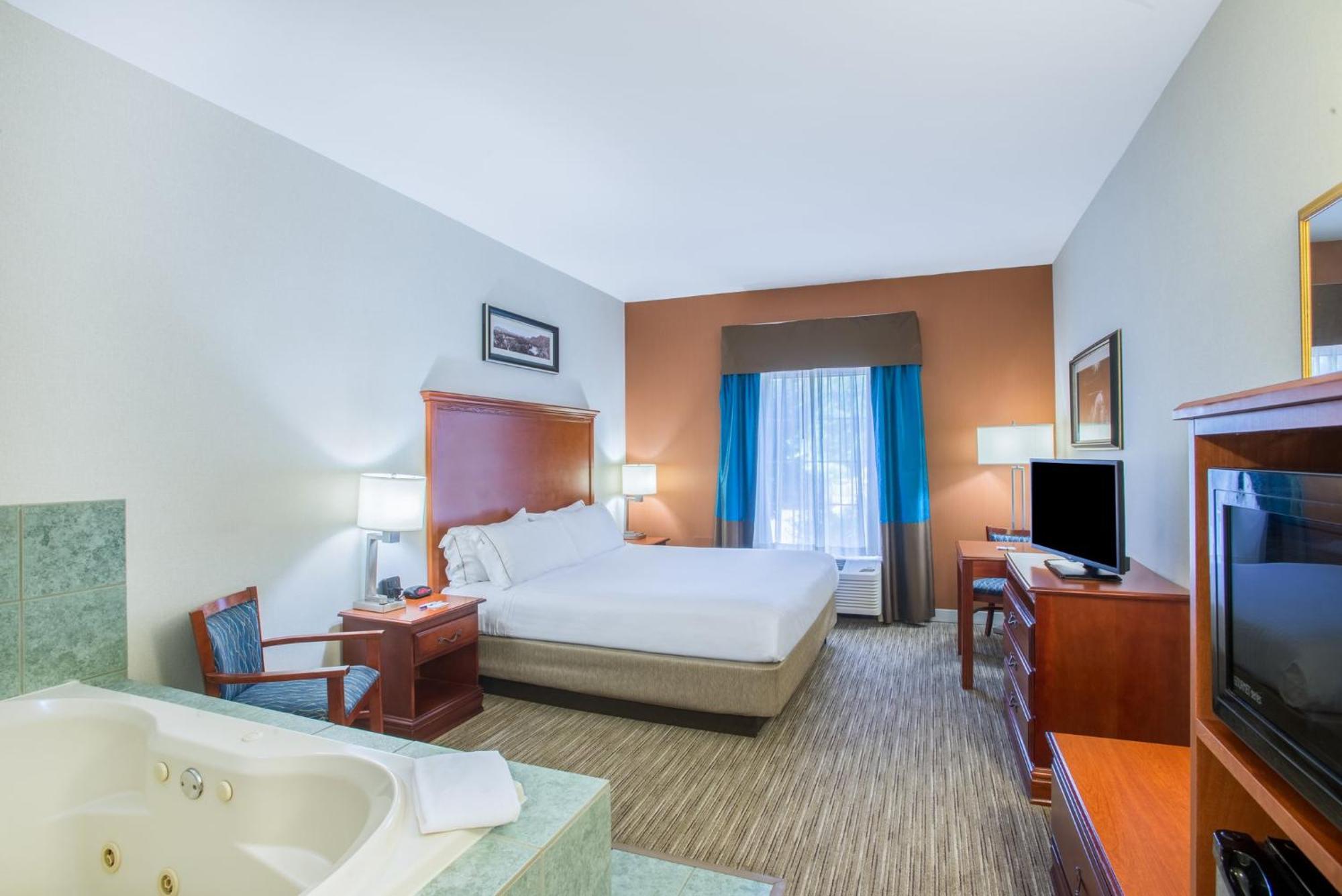 Holiday Inn Express Hotel & Suites Brattleboro By Ihg Eksteriør billede