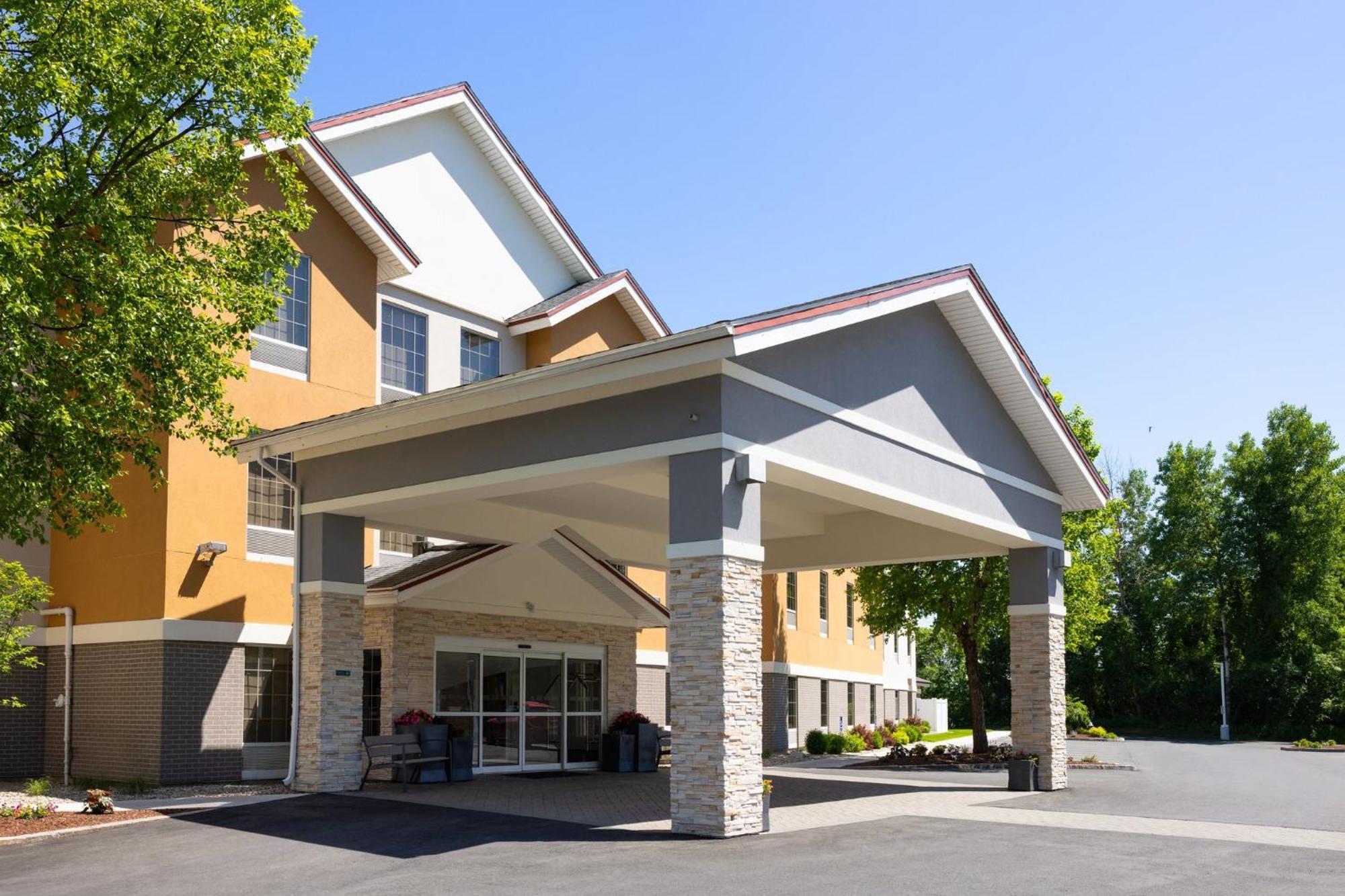 Holiday Inn Express Hotel & Suites Brattleboro By Ihg Eksteriør billede