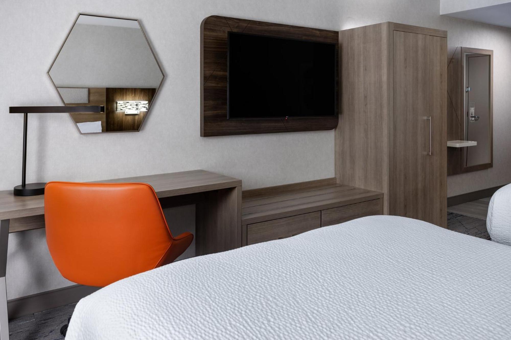 Holiday Inn Express Hotel & Suites Brattleboro By Ihg Eksteriør billede